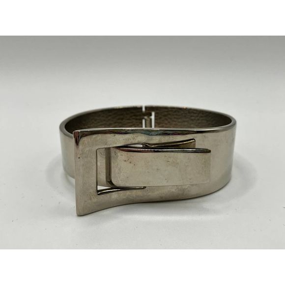Buckle Shaped Modern Silver-Tone Hinged Bracelet! - Picture 6 of 13